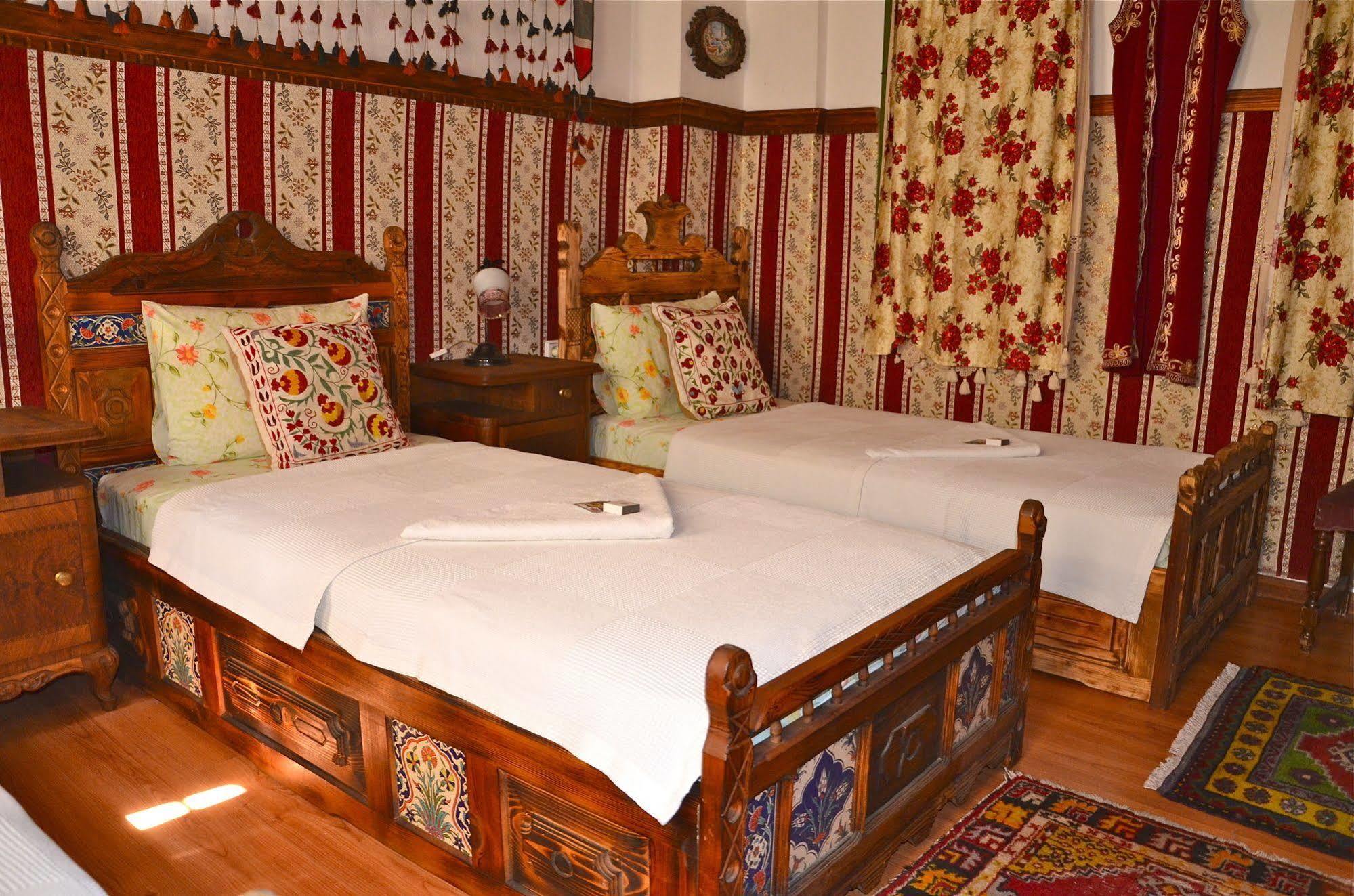 Homeros Pension & Guesthouse Сельчук Экстерьер фото