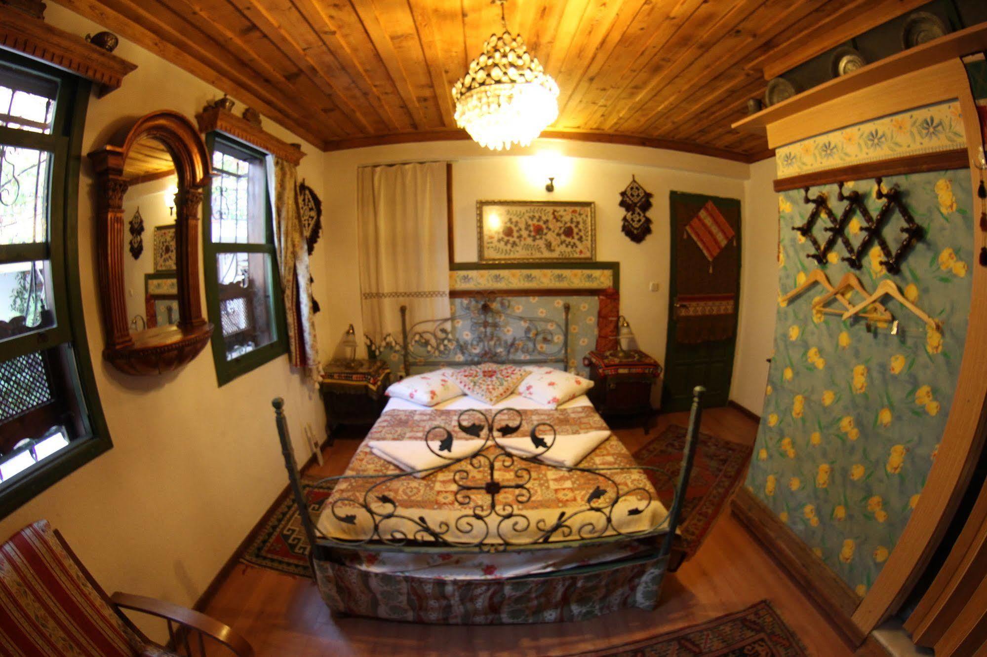 Homeros Pension & Guesthouse Сельчук Экстерьер фото