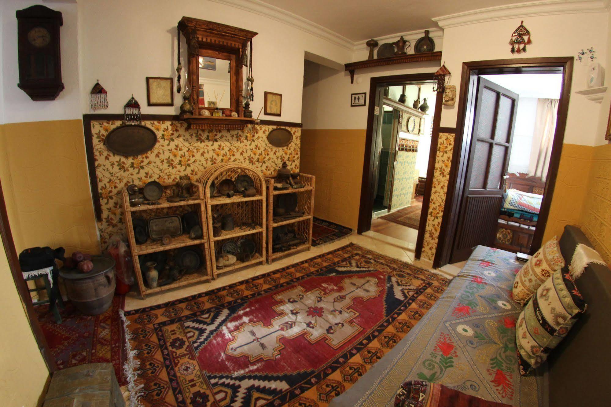Homeros Pension & Guesthouse Сельчук Экстерьер фото